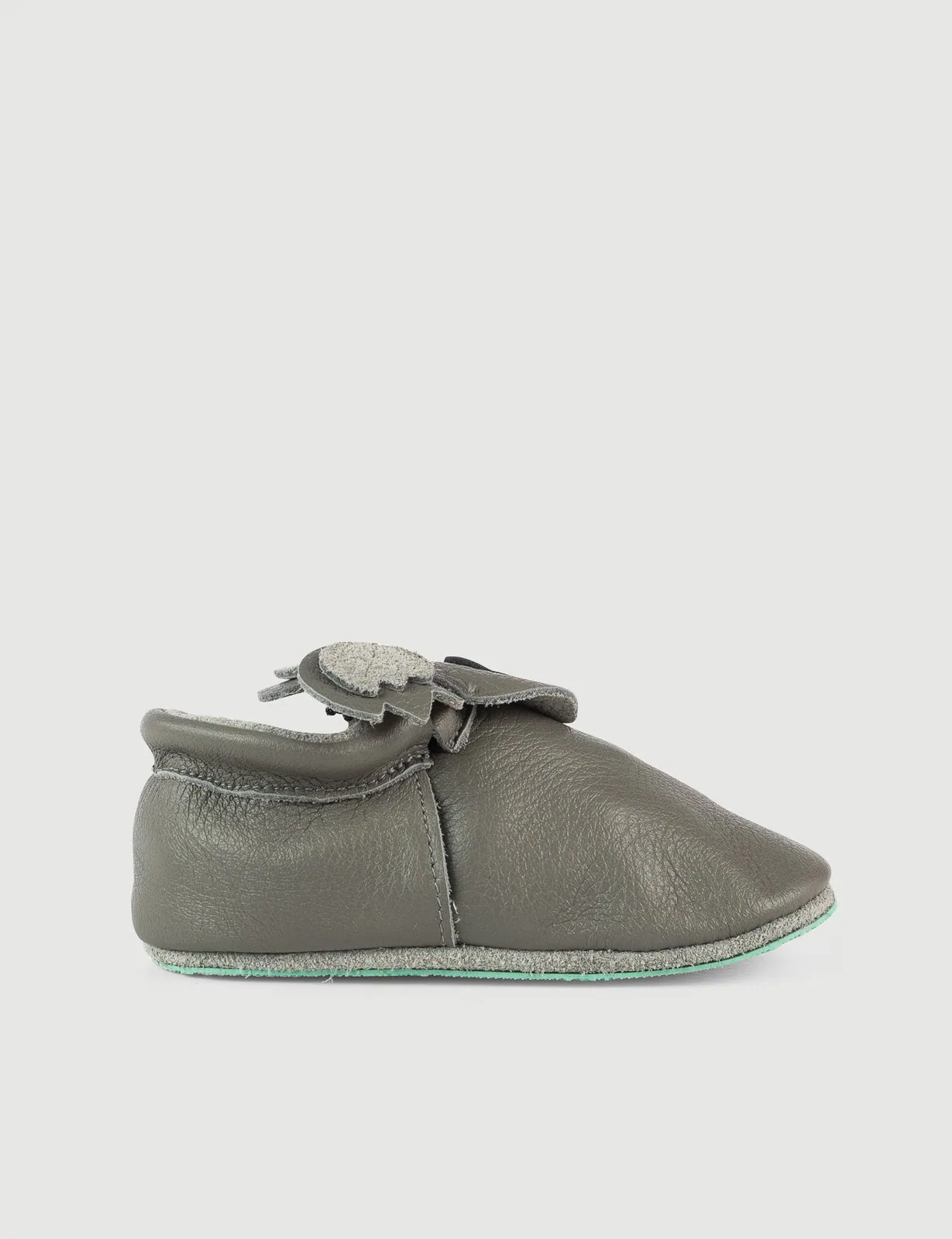 Для первых шагов: мягкие ботиночки SHUU Moccs, серые